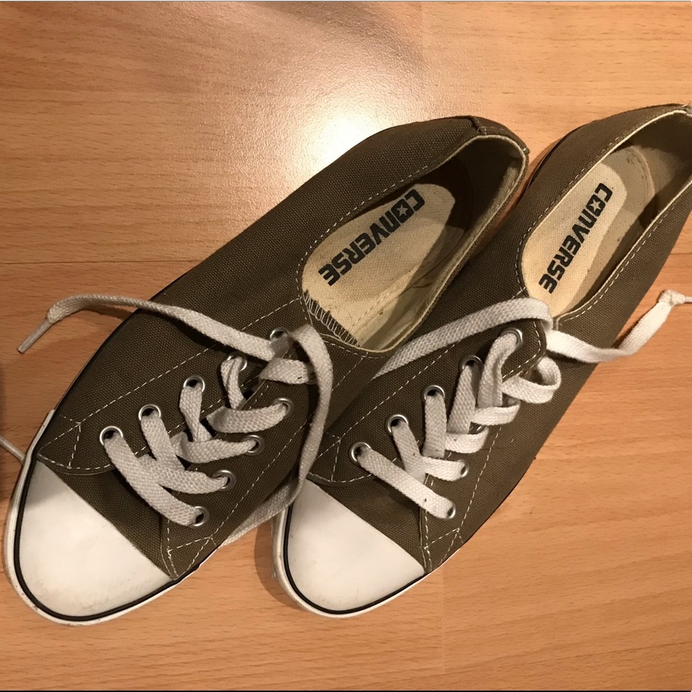 Women’s size 7 army green converse